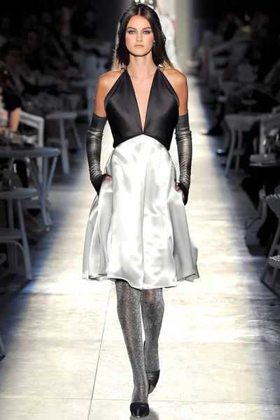Look 28